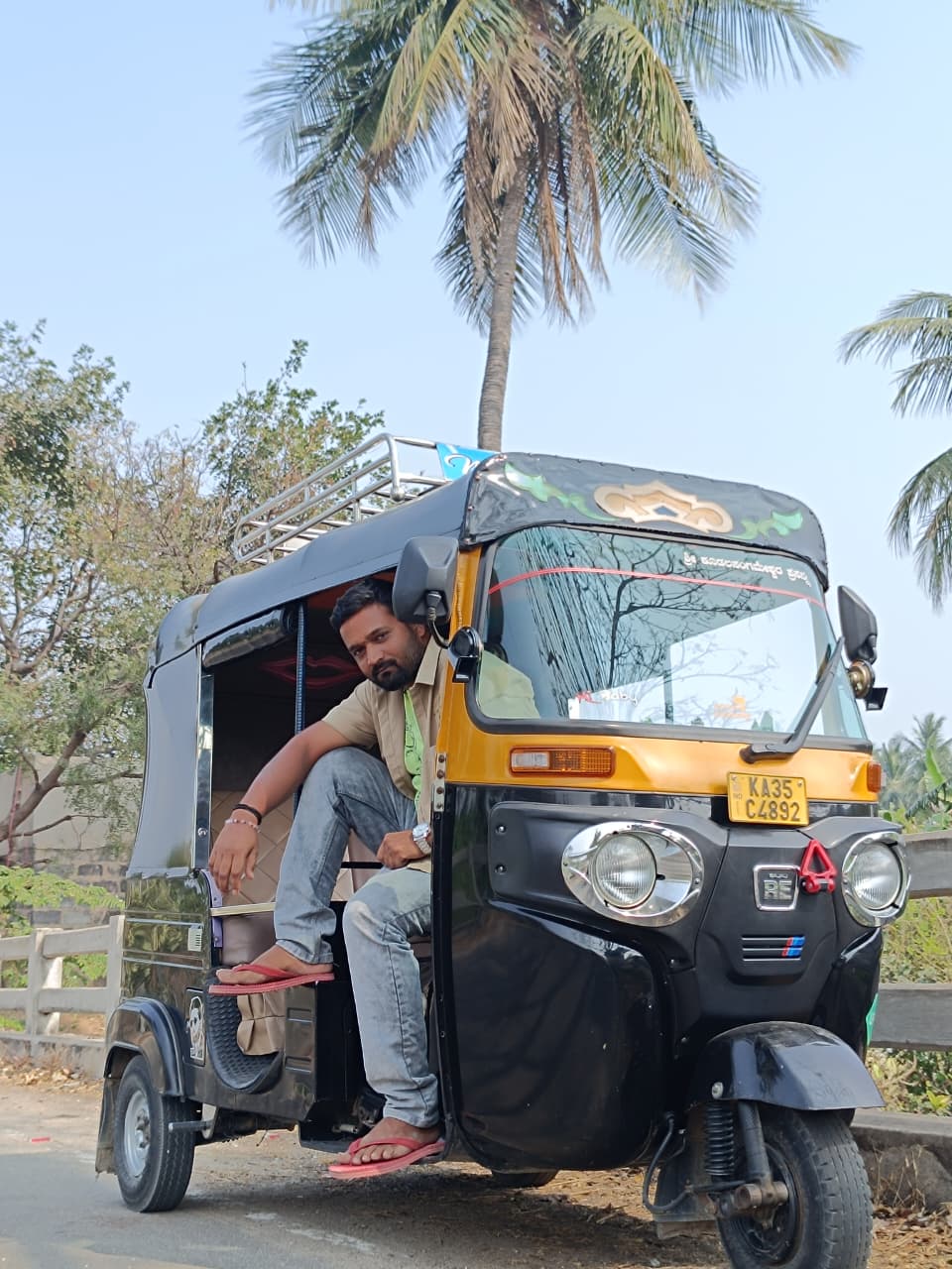 Rock Shiva & His Auto 🛺 — Rock Shiva Hampi Tours